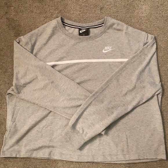 Nike Sweatshirt - Picture 2 of 2